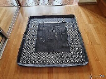 vanicka do kufra.VW Passat kombi B8... - 2