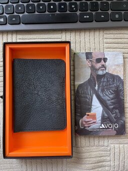 kožený obal VAJA na iPhone SE /  iPhone 8 - 2