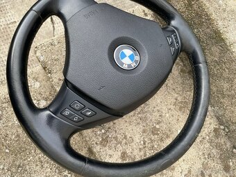 BMW E90 volant - 2