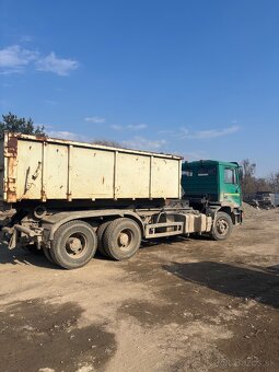 Man hakovy nosic - 2