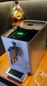 Predám plnoautomatický kávovar Jura ENA Micro 9 - 2