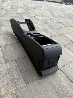 Audi Q5 stredový tunel - 2