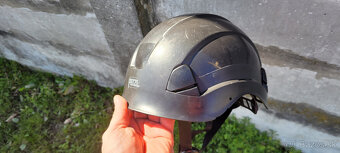 prilba Petzl Vertex Best - čierna - zánovná, párkrát použitá - 2