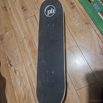 Malo pouzivany skateboard - 2