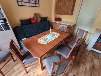 Rozkládací stôl a 6 mohutných stoličiek - 2