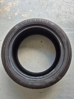 R18 245/45 100W - 2