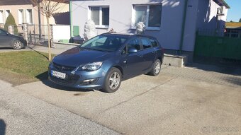 Predám Opel ASTRA J r.2014 - 2