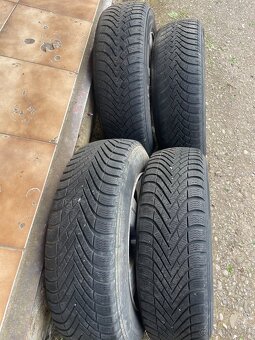 5x112 r15 elektróny Volkswagen + zimne 195/65 r15 Pirelli - 2