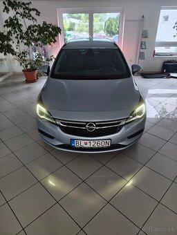 Opel Astra kombi 1.4T len 118 000 km - 2