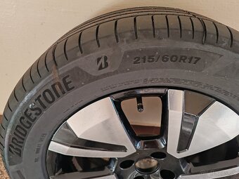 Predám Bridgestone + elektrony 215/60 R17 - 2