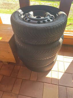 Celoročné Komplety 185/60 R15 4x100 15x6 ET43 7,5mm - 2