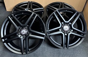 5x112 R19 Rial M10 Uniwheels ET 54 čierna matn - 2
