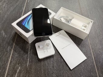 Apple iPhone SE (2020) 128 GB White - 2