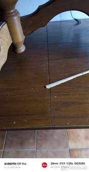 Predám dva  stoly masivne - 2