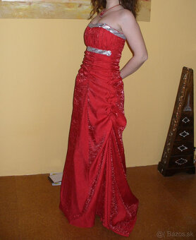 červene spoločenské šaty - 2