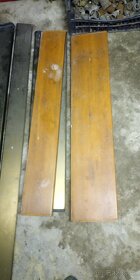 Parapety hliníkové vonkajšie a vnútorné plastové , používané - 2