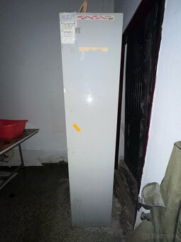 Stará kovová skriňa - 2