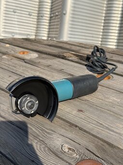 Uhlová brúska Makita - 2