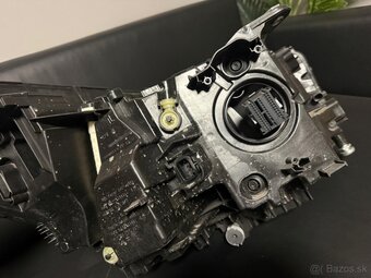 ORIGINAL PREDNY SVETLOMET BMW 5 G60 - 2