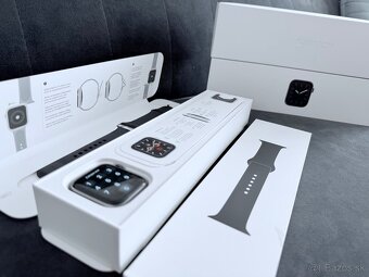 APPLE WATCH 5 44mm - 2