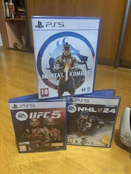 Playstation 5 Slim - mechanika + 7 hier, 2x herný ovládač - 2