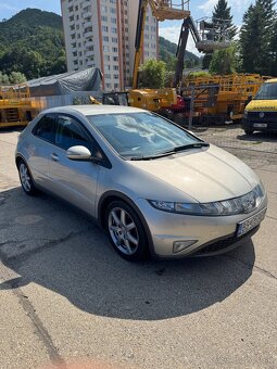Honda civic 8g 1.8 103kw - 2
