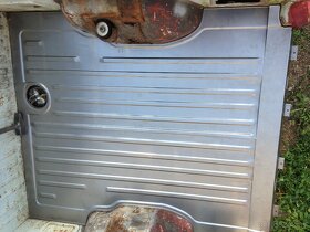 škoda felicia pick up nova podlaha , nosniky tlmičov - 2