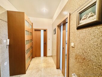 Prenájom priestranného 2-izbového bytu v centre Žiliny. - 2