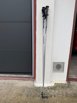 Predám lyžiarske palice Elán - 130cm - 2
