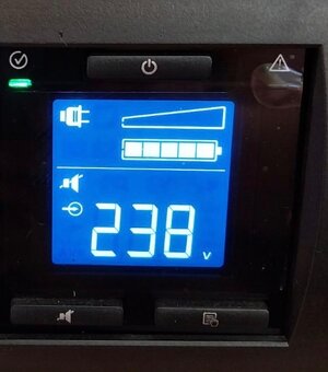UPS APC 19" 1000 VA - 2