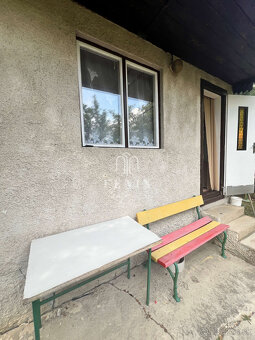 Na predaj útulná CHATKA s POZEMKOM – Horný Bankov, len 8 km - 2