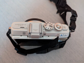 Olympus E-PL7 (telo) - 2