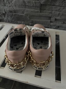 Moschino v.39 - 2