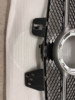 Mercedes V class w447 predna maska - 2