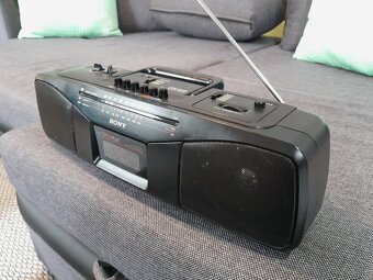 Vintage Sony rádiomagnetofón - 2