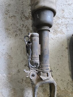 Tlmič a mechy na W251 - 2