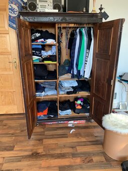 Starožitná Šatníková skriňa - 2