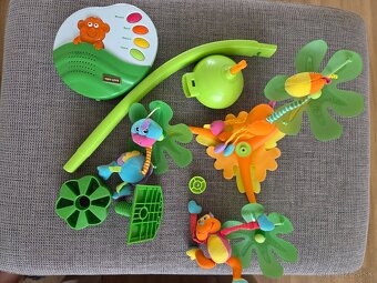 hrací kolotoč nad postieľku - 2