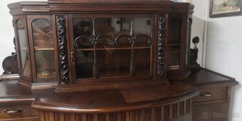Starožitná komoda s vitrínou - 2