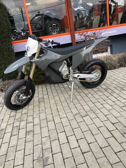 STARK VARG SM (Supermoto) - "Alpha 80HP" 12999 - 2