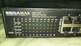 24 portový switch 10/100 Signamax - 2