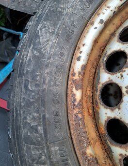 Predam pneumatiky na transporter t5 - 2