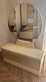 Darujem manželskú posteľ s policami - 2