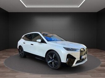 BMW iX 50 xDrive, Sport, Skylounge, DPH, SOH 96.3% - 2