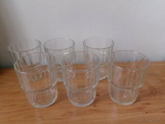 Sada 6 sklenených pohárov. - 2