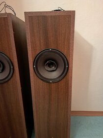 Reprobedne, reproduktory, 2 ks a Stojan na CD, kazety - 2