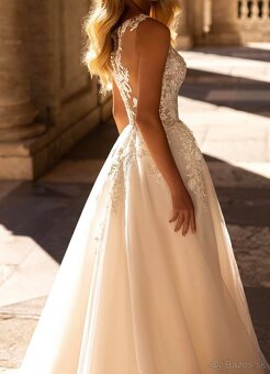 Predám nádherné úplne nové   svadobné šaty s jemné trblietav - 2