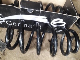 Predam pruzinu audi a4 b7 - 2