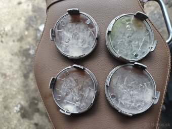 Krytky kolies Mercedes 74mm - 2