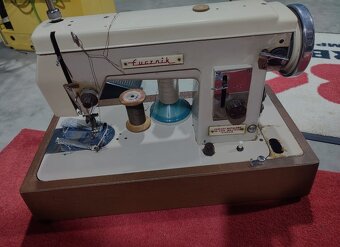 Šijací stroj - 2